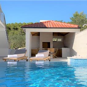 6 Bedroom Beachfront Villa with Heated Pool near Vela Luka on Korcula Island, Sleep 12
